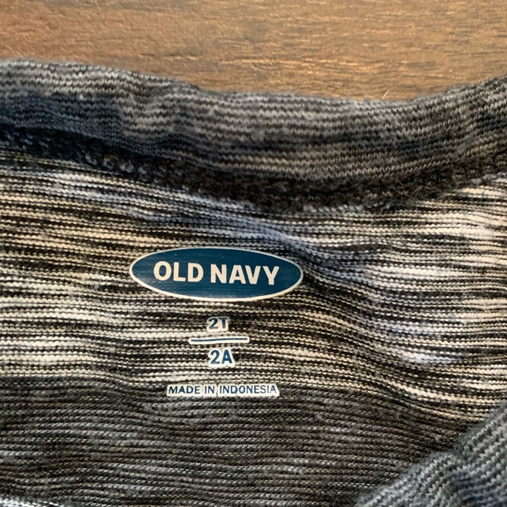 2T shirt - Picture 2 of 3